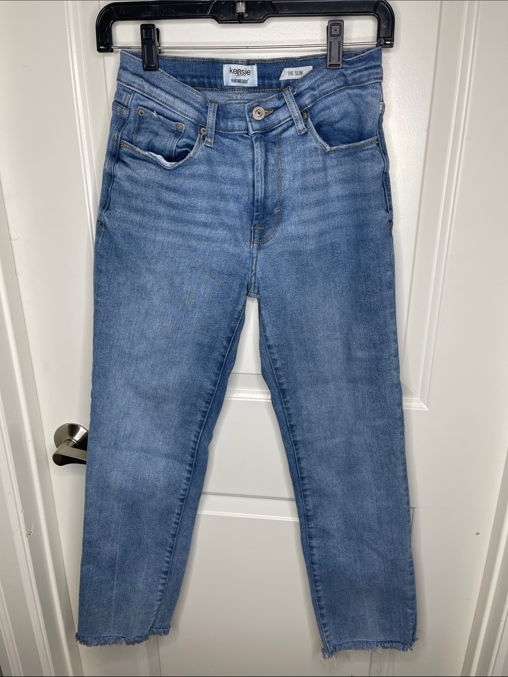 Kensie Medium Blue Cropped Straight Jeans